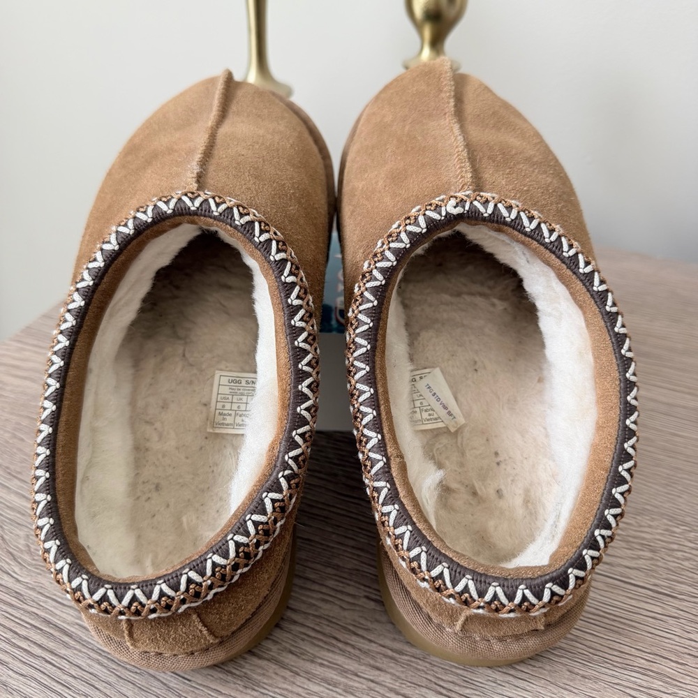 UGG Tasmans - Picture 2 of 3